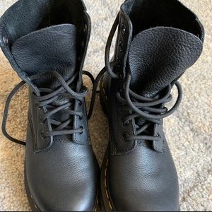 Women size 6 black 1460 Pascal Boots